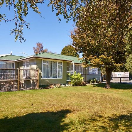Accommodation Fiordland -The Three Bedroom House At 226A Milford Road Te Anau Bagian luar foto