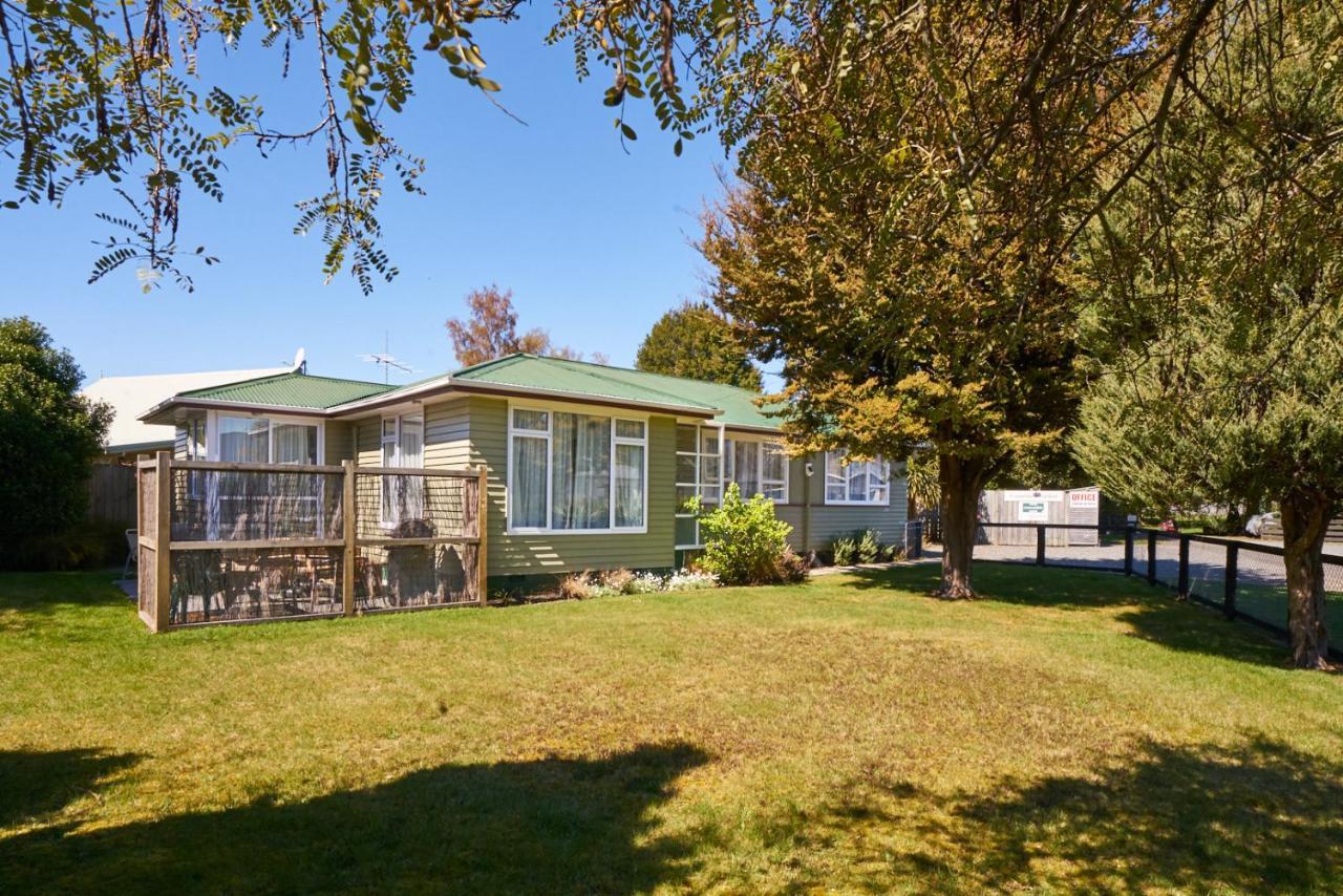 Accommodation Fiordland -The Three Bedroom House At 226A Milford Road Te Anau Bagian luar foto