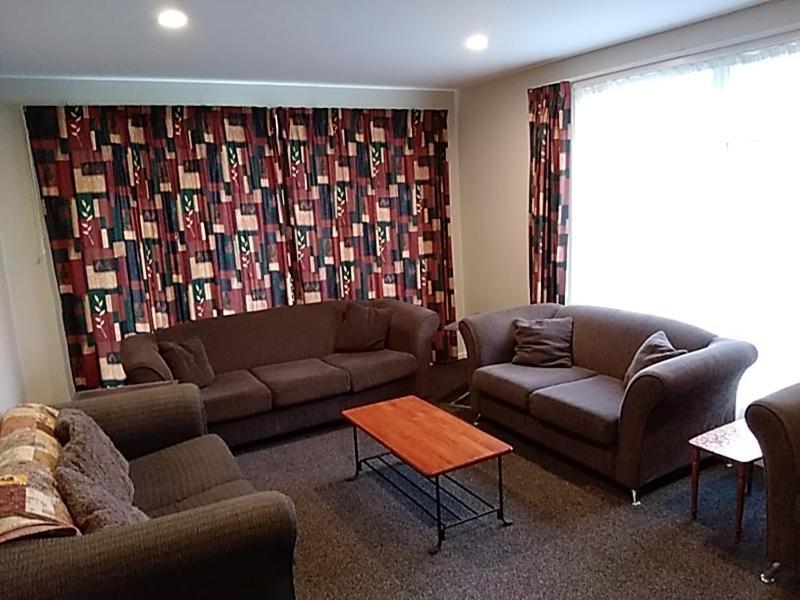 Accommodation Fiordland -The Three Bedroom House At 226A Milford Road Te Anau Bagian luar foto