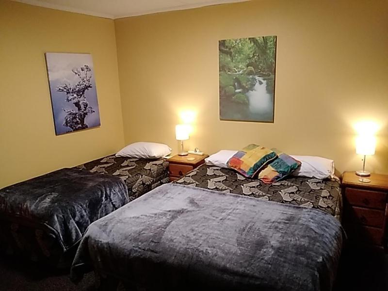Accommodation Fiordland -The Three Bedroom House At 226A Milford Road Te Anau Bagian luar foto