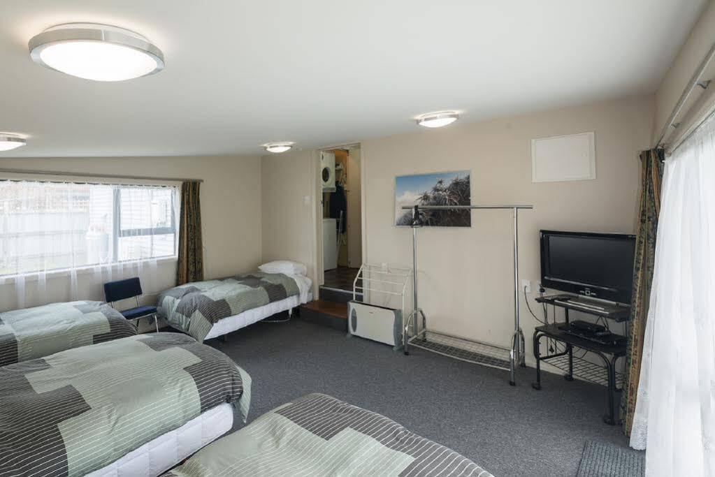 Accommodation Fiordland -The Three Bedroom House At 226A Milford Road Te Anau Bagian luar foto
