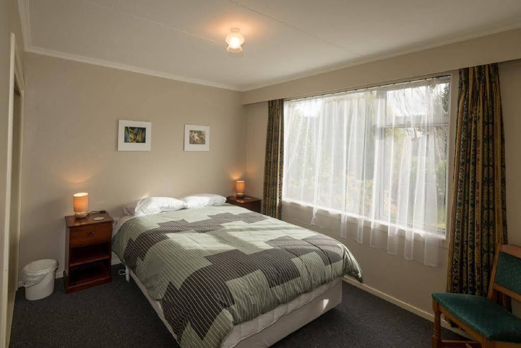 Accommodation Fiordland -The Three Bedroom House At 226A Milford Road Te Anau Bagian luar foto