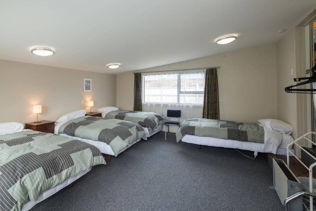 Accommodation Fiordland -The Three Bedroom House At 226A Milford Road Te Anau Bagian luar foto